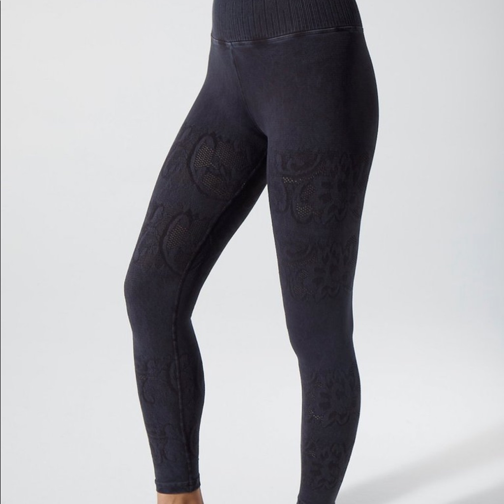 Earth,Fire, Air Bella Lace And Moment Legging Mix
